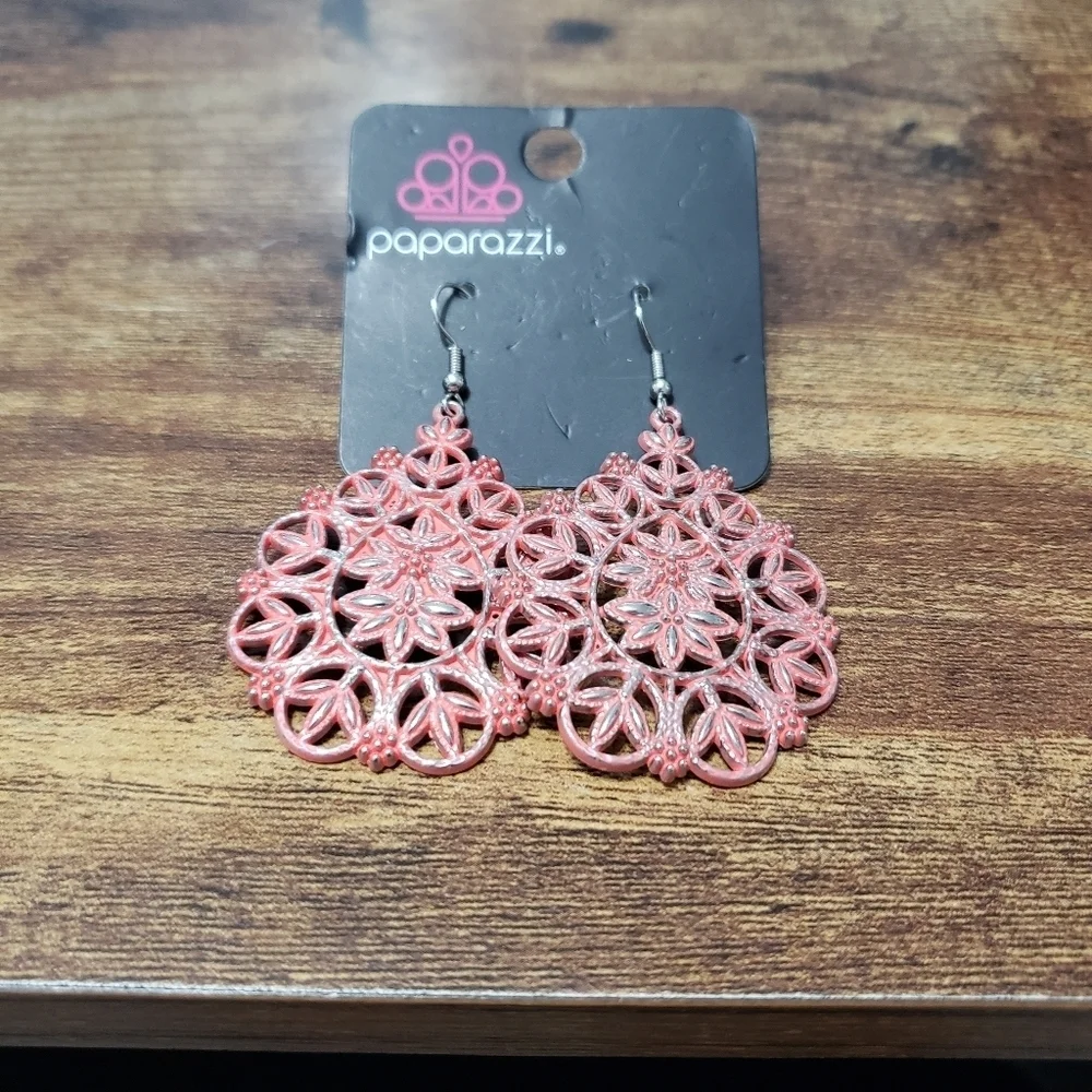 New paparazzi silver tone and pink flower earrings